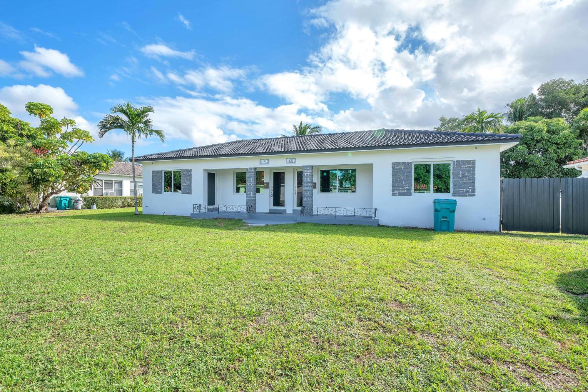 Biscayne Park 2 1 - Renovated Duplex W Pool Villa Exterior photo