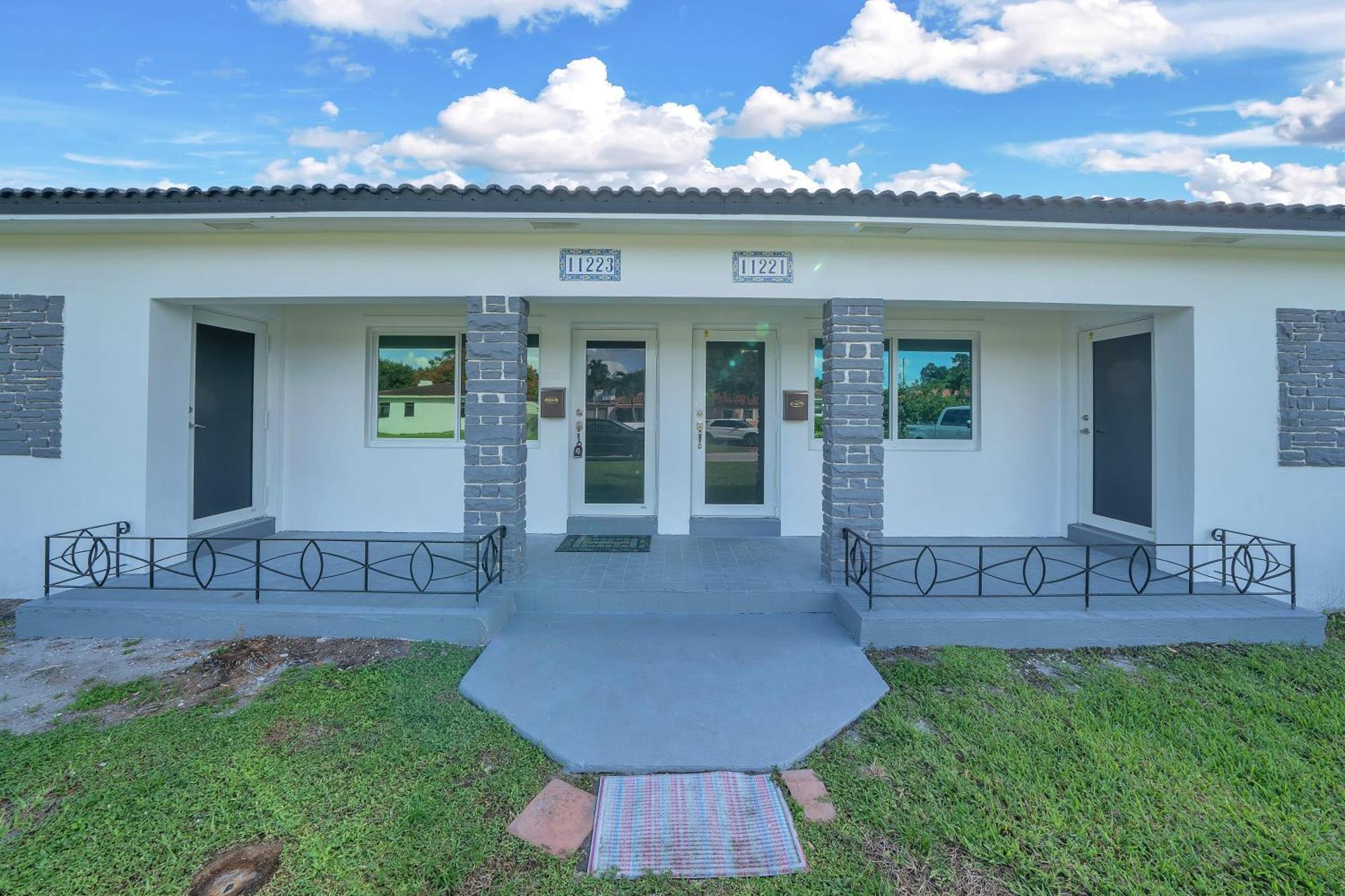 Biscayne Park 2 1 - Renovated Duplex W Pool Villa Exterior photo